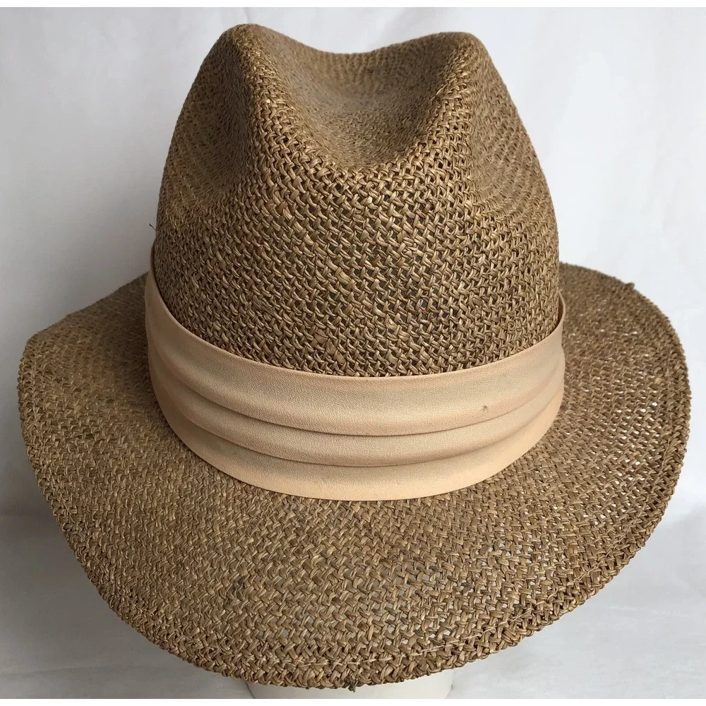 United Hatters Cap Millinery Wrks *** preowned